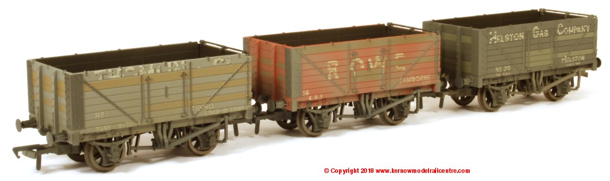 37-081TL Bachmann Cornish Coal Trader Pack - 3 x 7 Plank Private Owner Wagons with Weathered finish